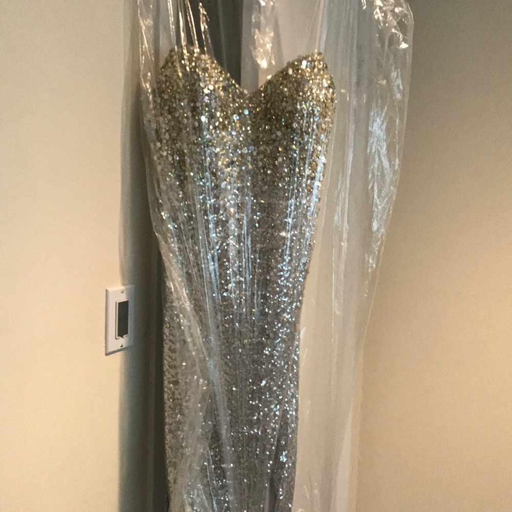 Strapless Temptation sparkle dress